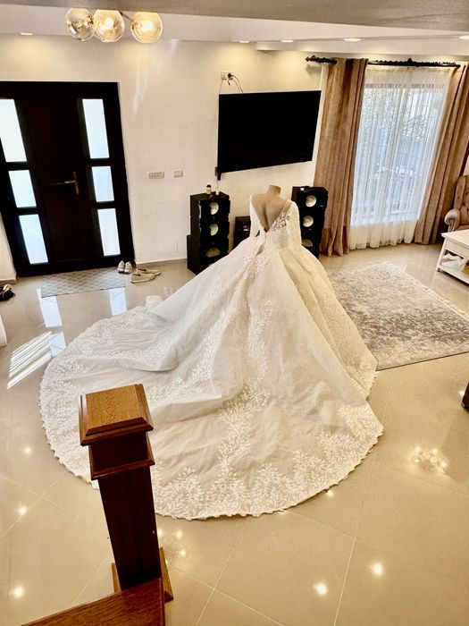 Vand rochie de mireasa cu corset reglabil