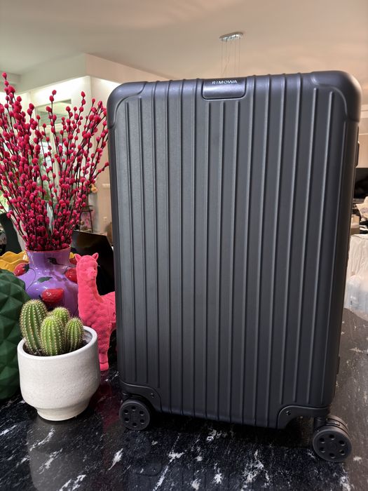 Куфар Rimowa нов