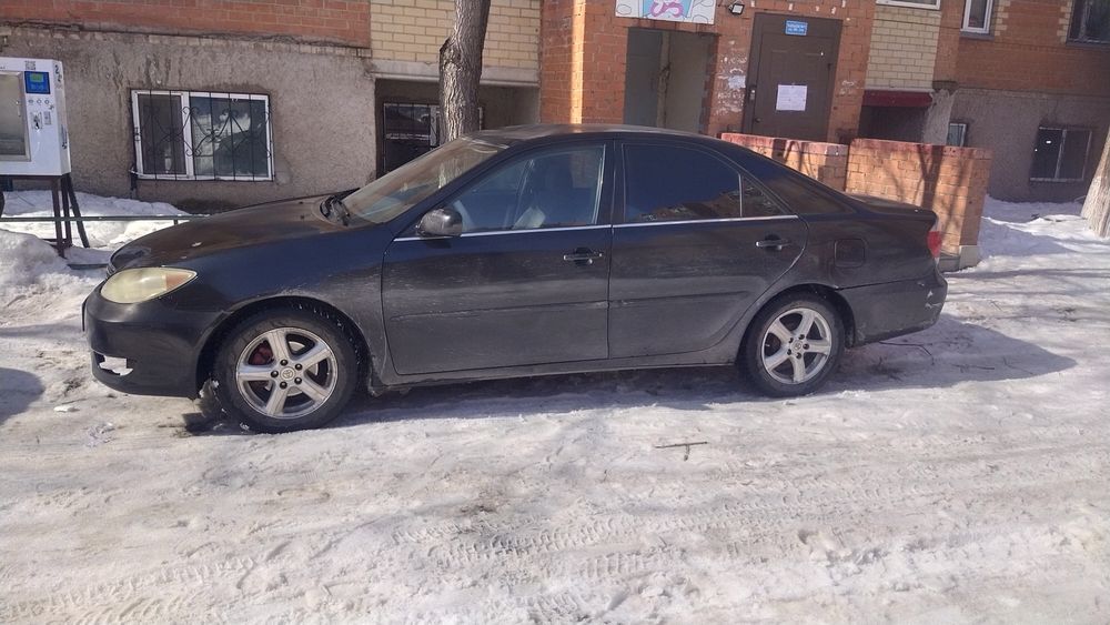 Тойота камри Продам