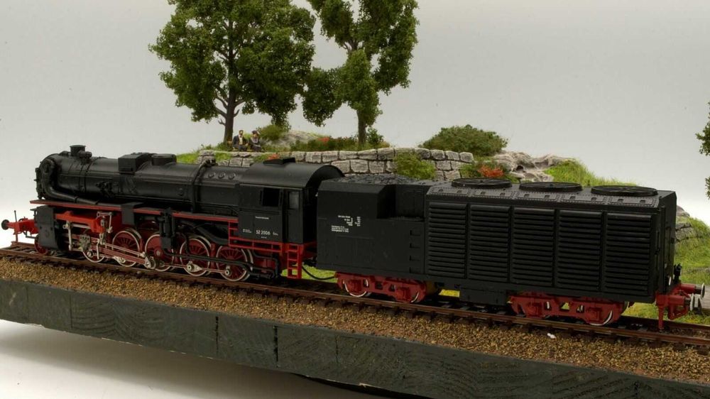 Locomotiva  cu abur BR52 Kondenstender Piko scara ho