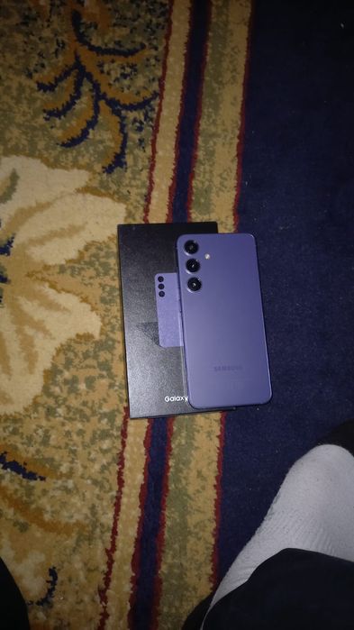 Самсунг s24 продаю срочно