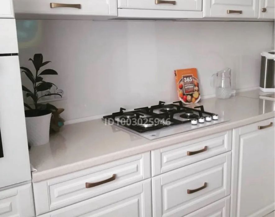 Продаётся в 4 микрорайоне 3-х комн. квартира