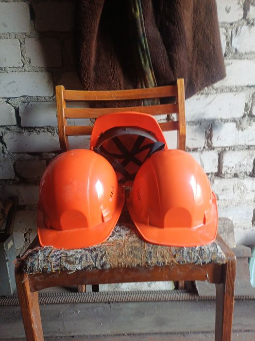 Продам защитные каски