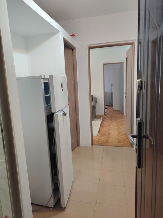 Închiriez apartament cu 2 camere  în calea Girocului(martirilor)i