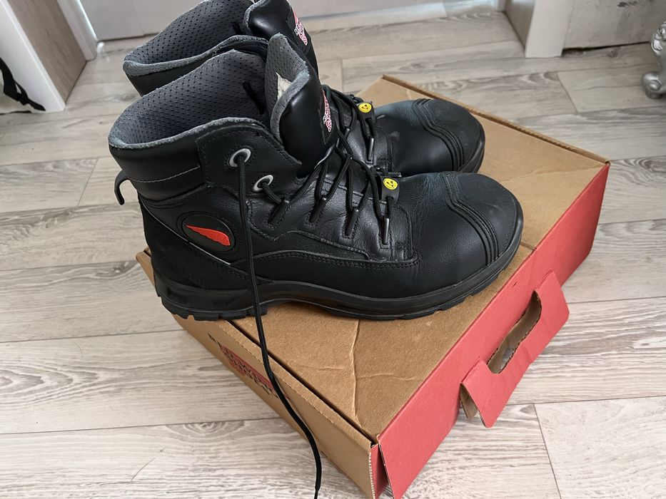 Продам safety обувь Red Wing