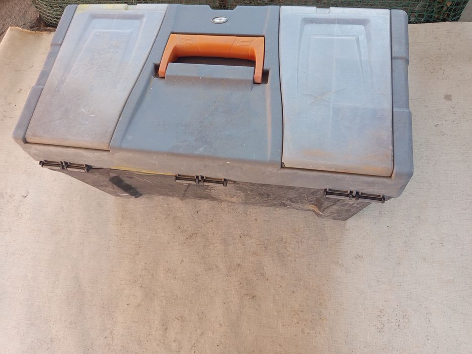 Ящик для хранения инструмента .