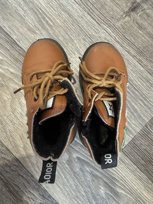 Отдам обувь для девочки бесплатно