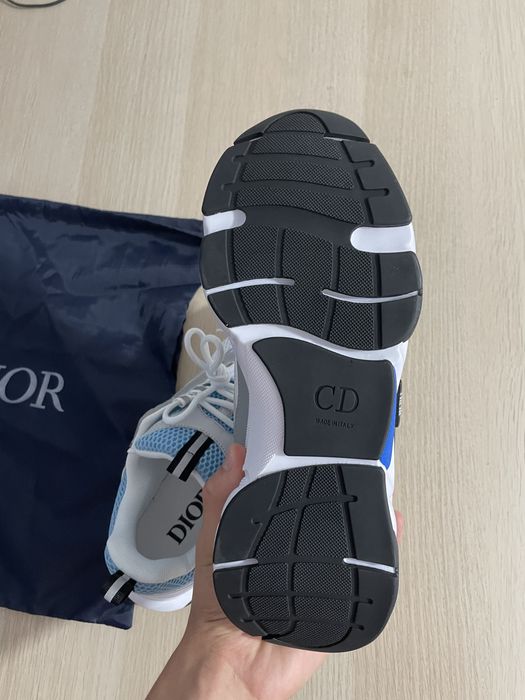 Dior B22 Baby Blue cu saculet