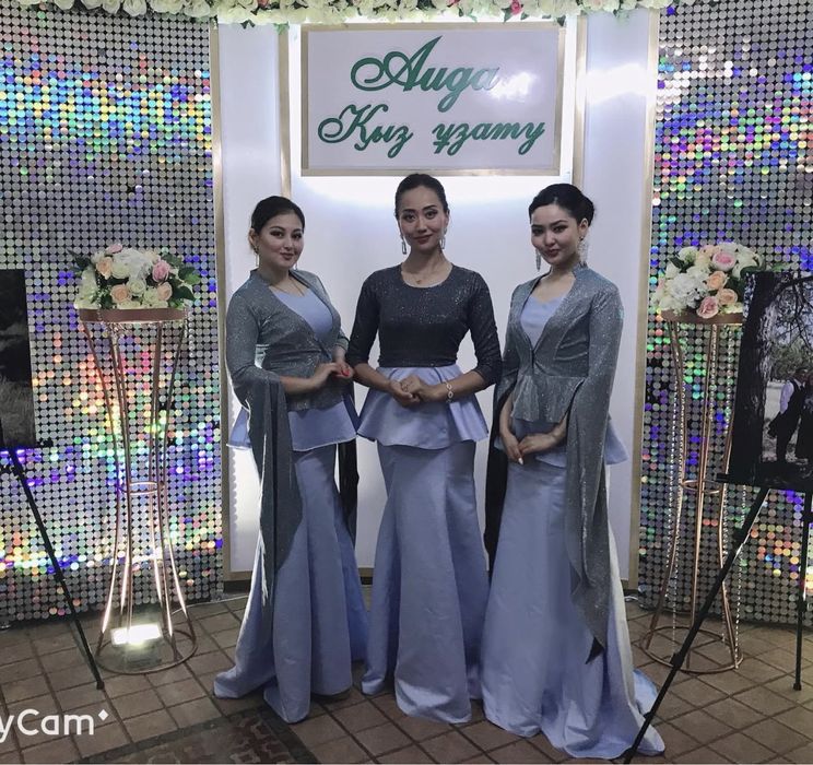 Срочно продам платья для трио