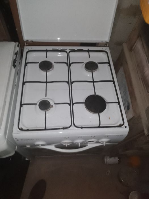 2 газ плиты продам