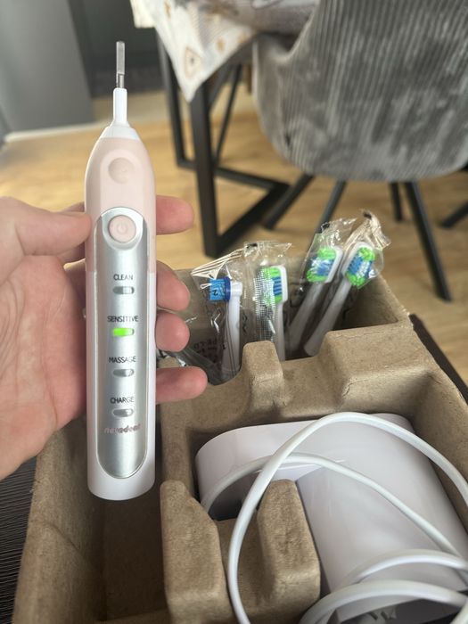 Електрическа четка Nevodent