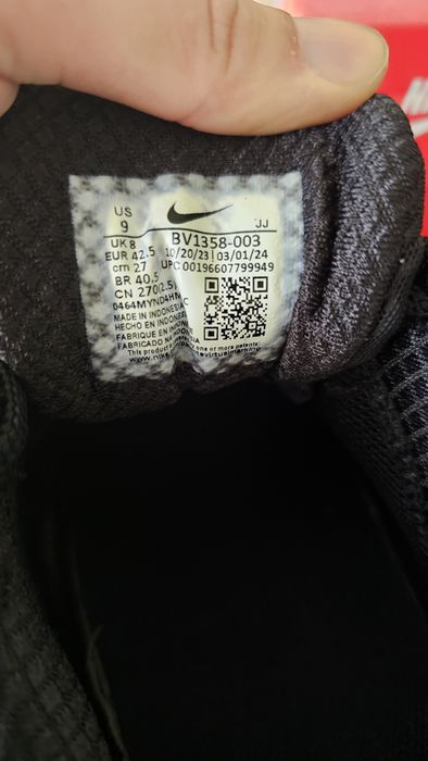 Nike vomero 5 ..