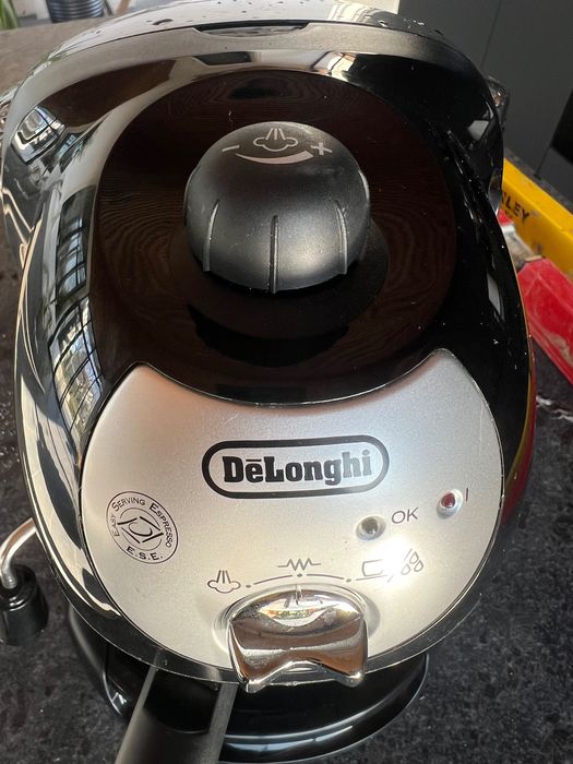 Aparat de cafea DeLonghi