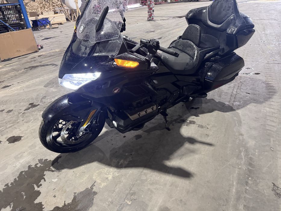 Honda Gold Wing Tour BOMBA