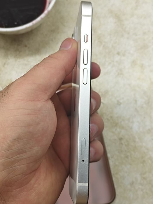 iPhone 13 128gigabaite