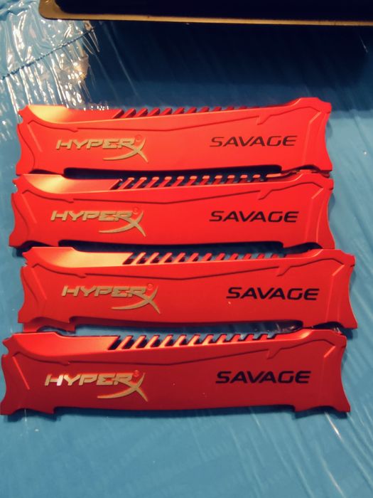 Set 4 x 4GB (16GB) Memorie  RAM SK Hynix PC3-14900E Server RAM DDR3 cu 4 x Heatsink HyperX Savage