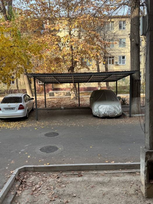 Продам квартиру Чиланзар 24 квартал, 3х комнатная, 1 этаж