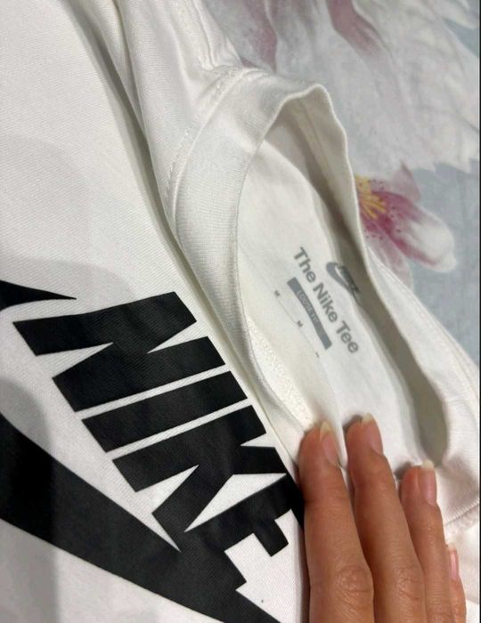 Тениска NIKE бяла