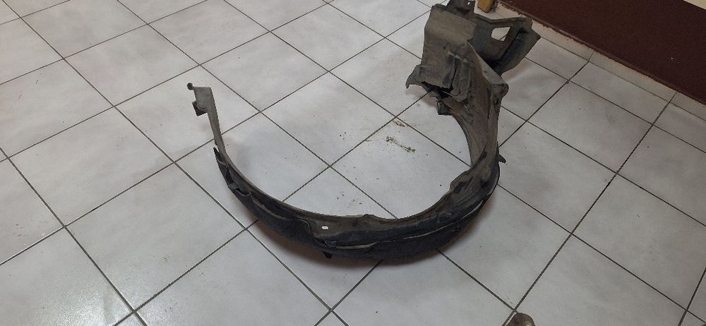 Тайота авенсис 2007 Подкрыльник