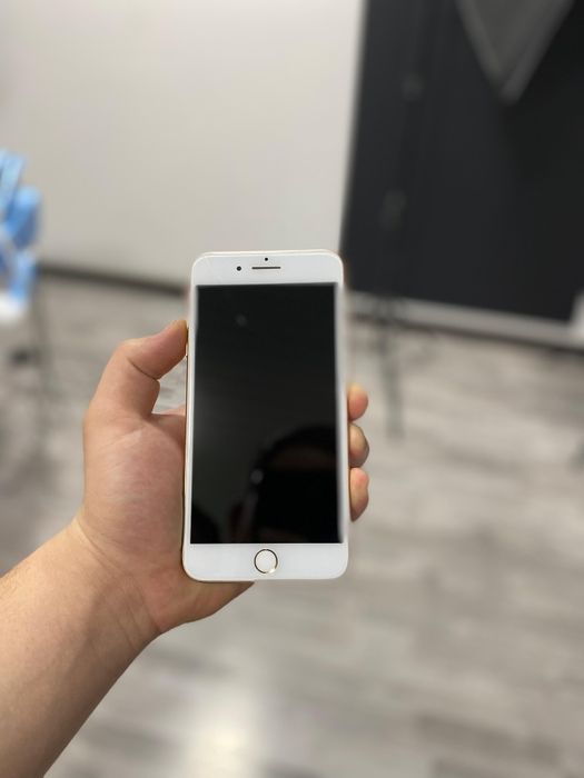 Продается apple iPhone 8 +