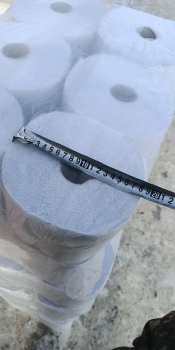 Продам бумажные полотенца.