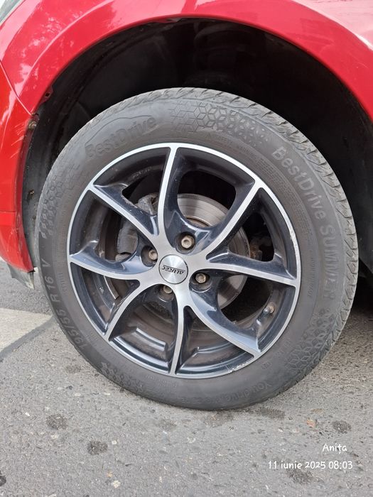 Schimb sau vând jante și cauciucuri de vara