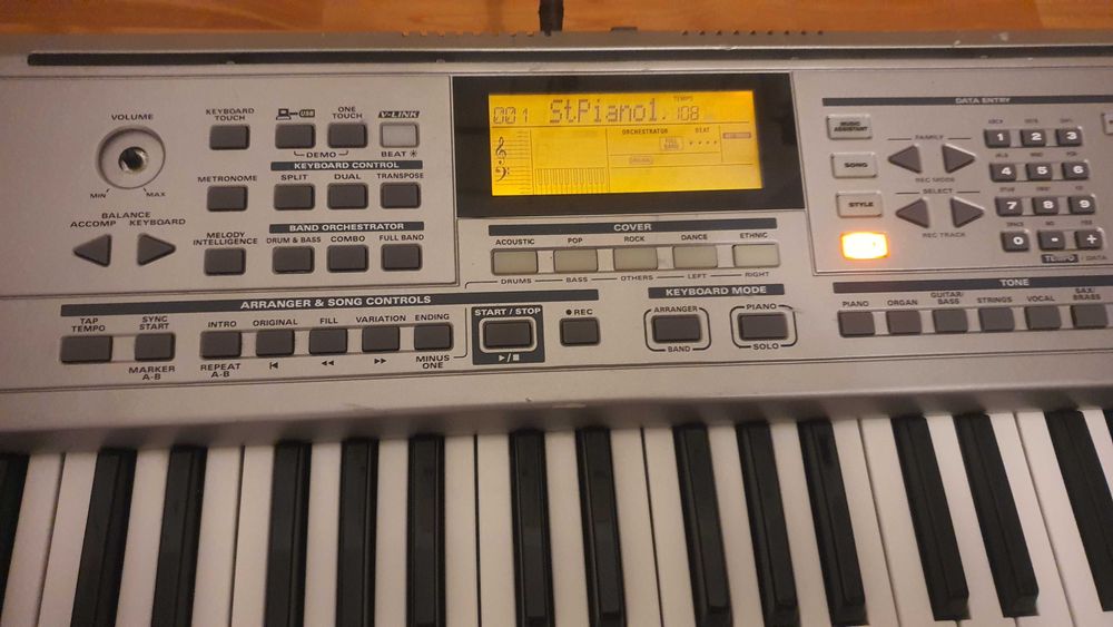 Orga Roland EXR 3
