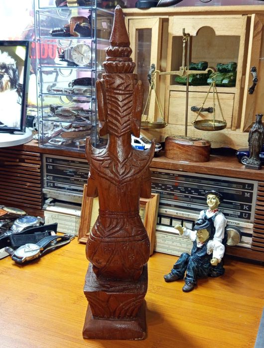 Sculptură veche din lemn masiv, zeița Buddha