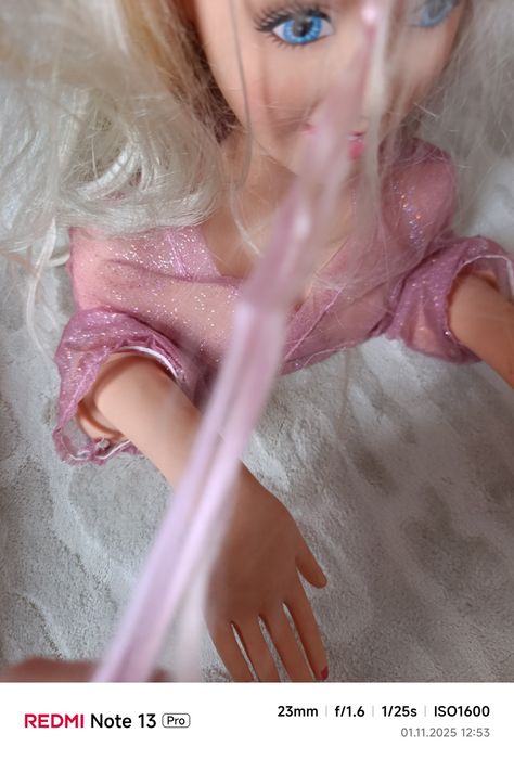 Кукла с заколками