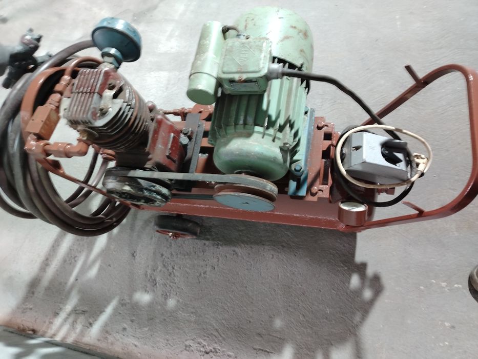 Compresor aer 220v perfect funcțional