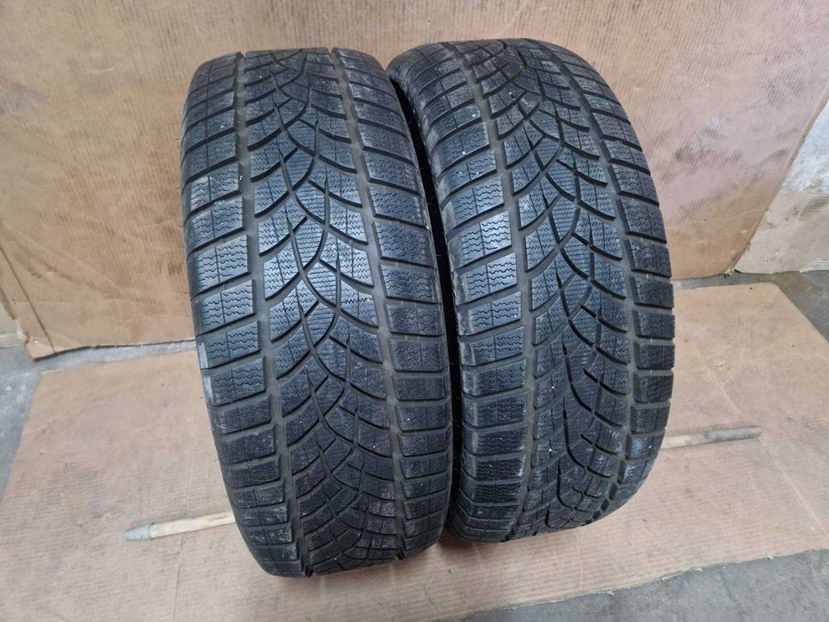 2 Goodyear R20 235/50
зимни гуми
DOT3921