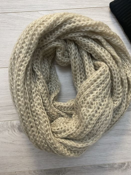 Set iarna fete fes, caciula si fular pufos, noi