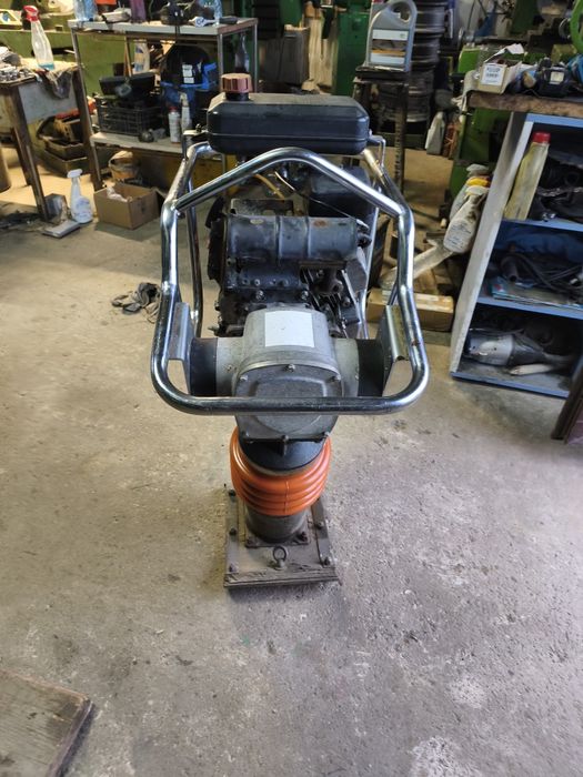 Mai compactor  marca Honda