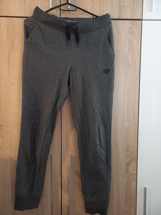 Анцуг в сив цвят New Balance