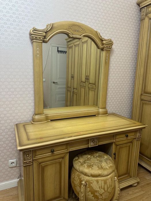 Спальный гарнитур