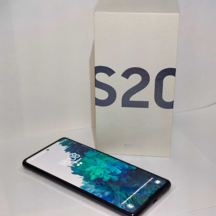 Продаю Samsung S20 FE телефон/смартфон