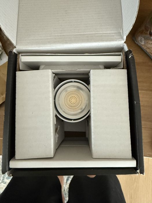 Spot inteligent Philips Hue Runner