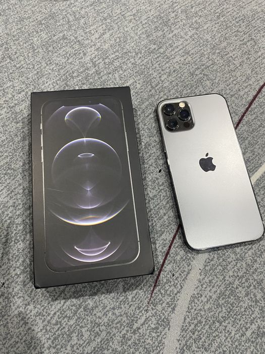 iPhone 12 Pro 128GB много запазен с кутия и зарядно.