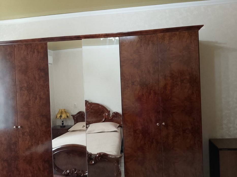 Продам спальний гарнитур