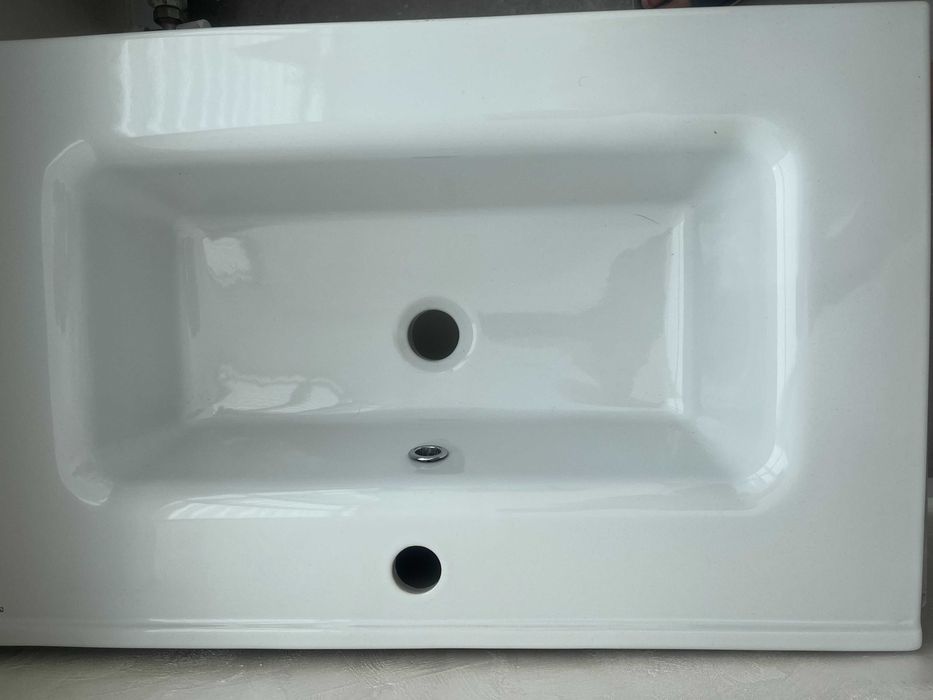 Умывальник с подвесной тумбой