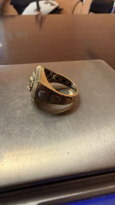 Златен пръстен 14к.