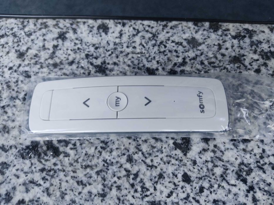 Rulouri exterioare din Aluminiu acționate manual, electric sau solar.