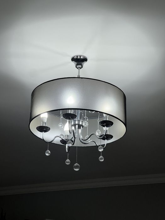 vand lustra cu 3 aplice , arata impecabil