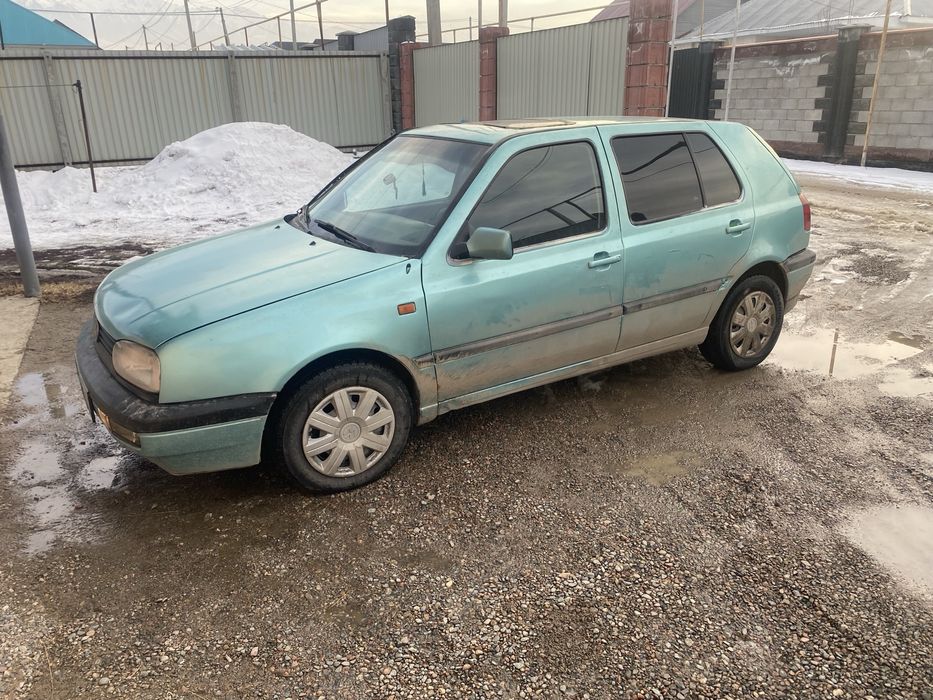 Продам срочно гольф 3