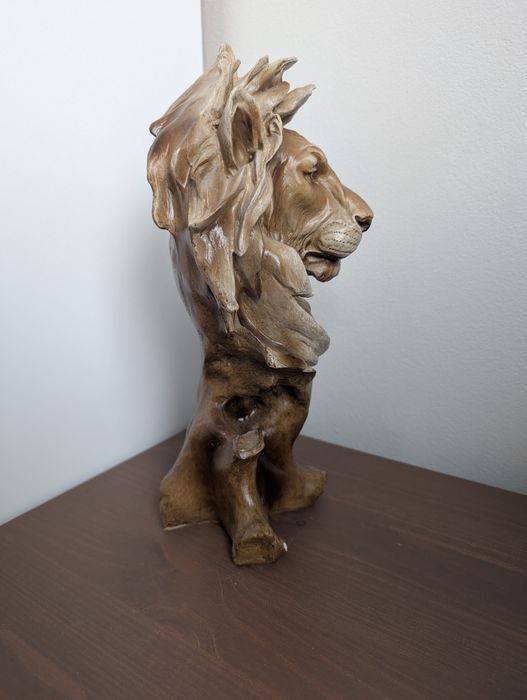 Декоративна статуетка лъв