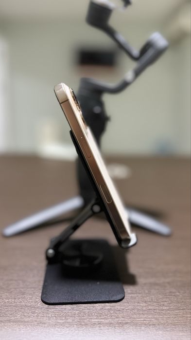 iPhone 16 pro 1TB Desert