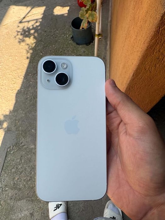 Iphone 15 in garantie pana in 2027