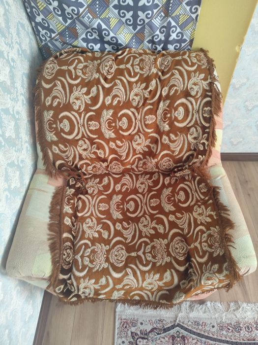 Отдам даром диван и 2 кресло