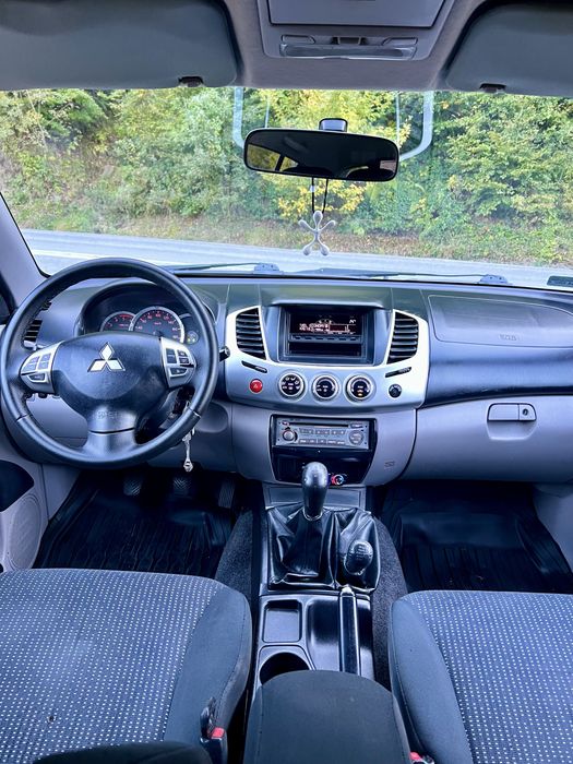 Mitsubishi L200 pickup 2.5 diesel 178cp autoutilitara