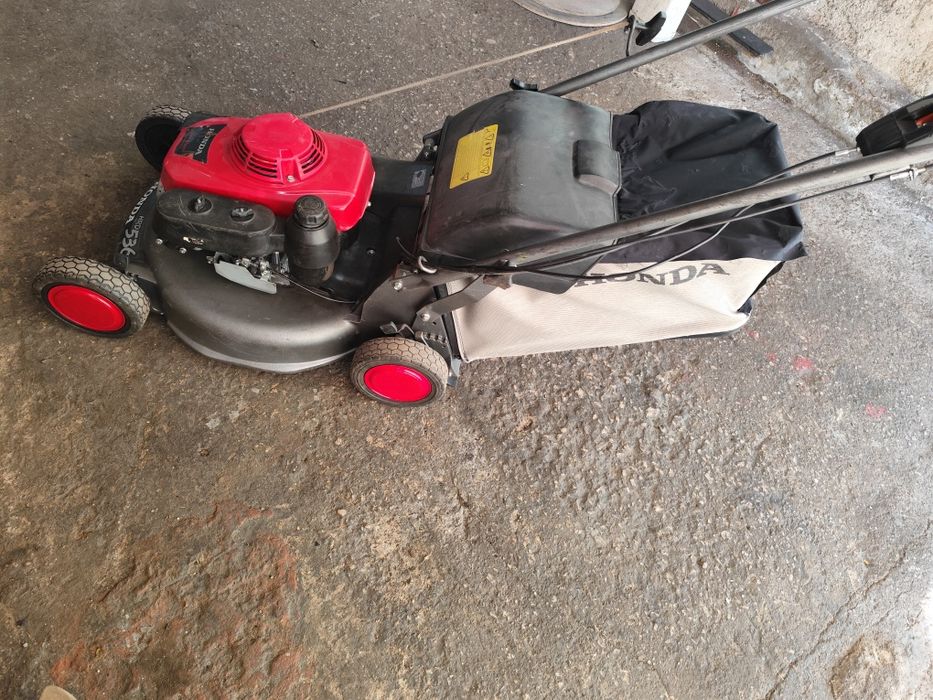 Самоходна бензинова косачка